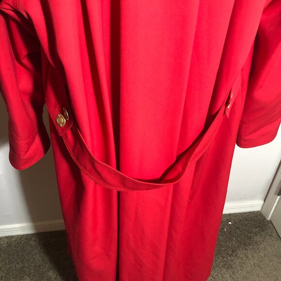 Vintage Vibrant Red Raincoat with Chic Gold Buttons - Stay Stylish & Dry! - Picture 10 of 14